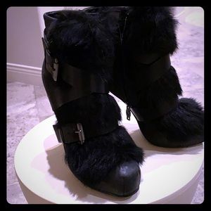 Ankle boots with real fur